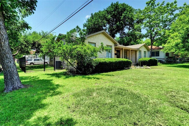 Building Photo - 2401 Bowman Ave