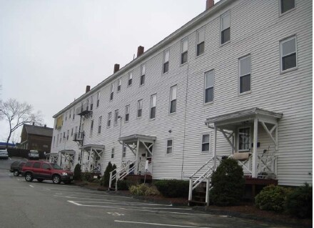 Foto del edificio - Amherst Coach Apartments