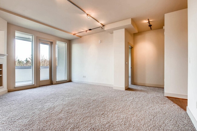 Building Photo - 7800 Plaza Condominiums ~ Mercer Island