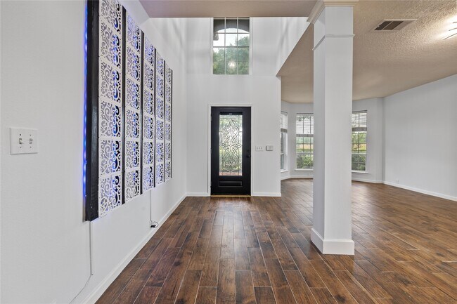 Foto del edificio - 4803 Windcross Ct