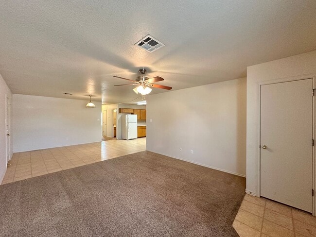 Building Photo - 2604 Alma Dr