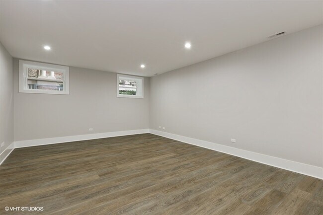 Building Photo - 639 W Deming Pl