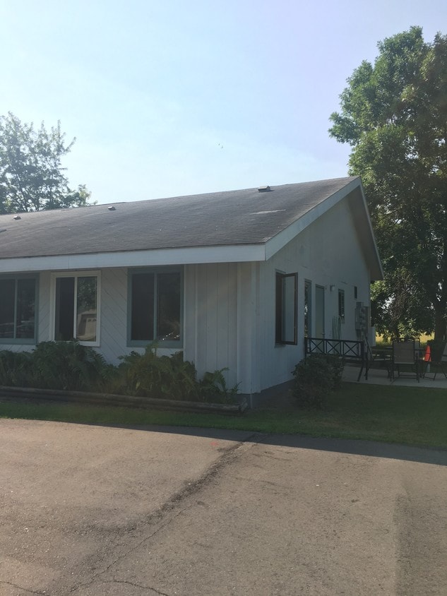 5 Montana Ave Unit 101, Winger, MN 56592 Apartments in Winger, MN