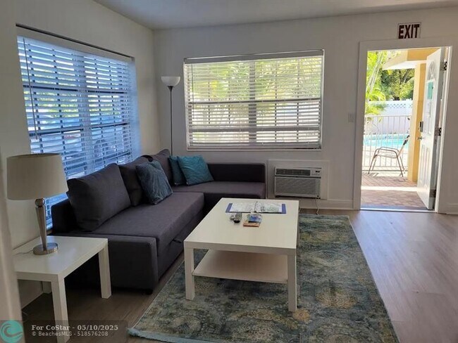 Foto del edificio - 3226 NE 12th St