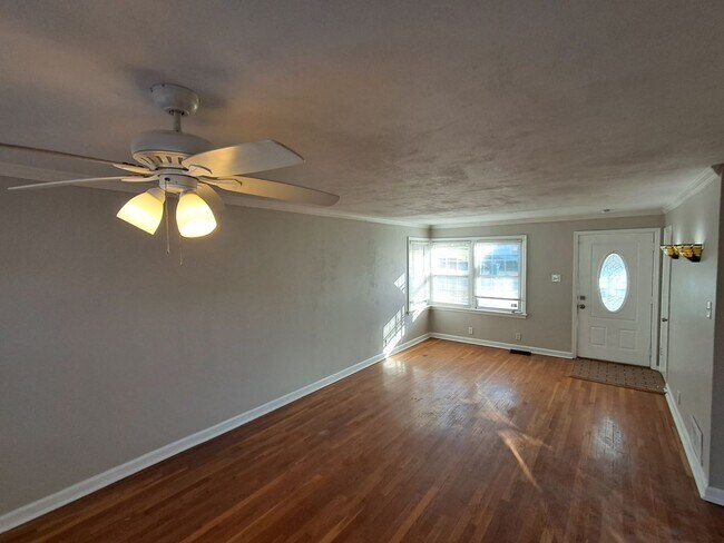 Building Photo - Roxton Rhythm and Blues