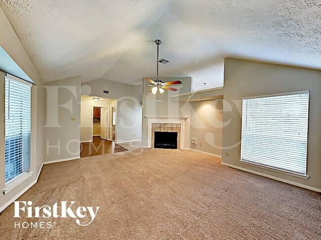 Foto del edificio - 17710 Garnercrest Dr