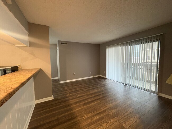 Foto del edificio - 2BD/2BA Condo in Whispering Oaks.