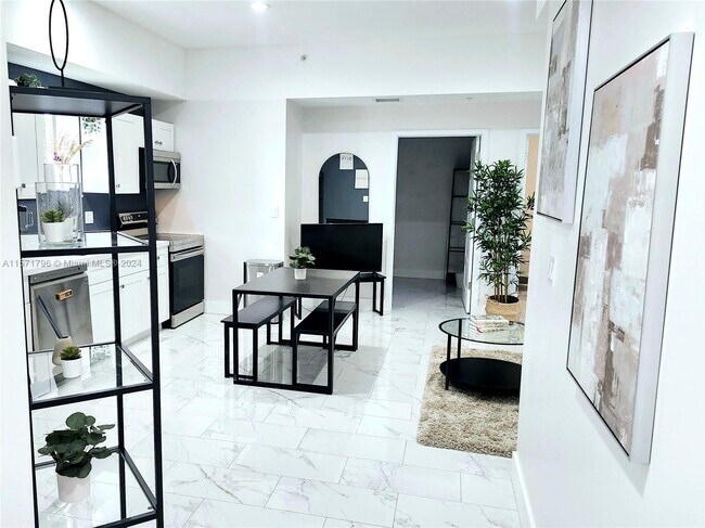 Foto del edificio - 1860 NW 24th Ave