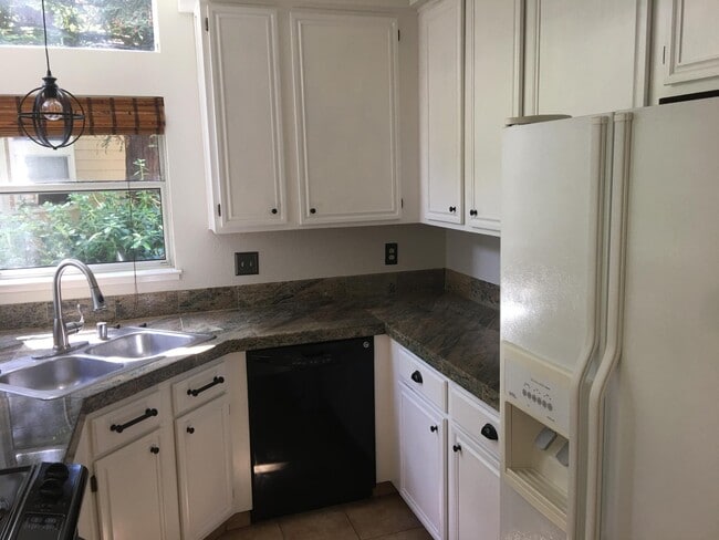 Bright and airy kitchen. - 120 Amesport Lndg