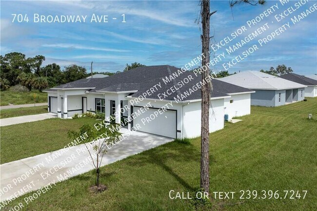 Foto del edificio - 704 Broadway Ave