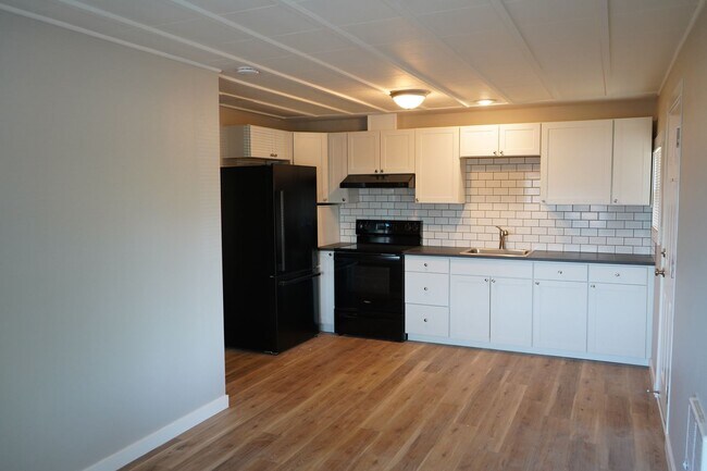 Building Photo - r1500VDuplex