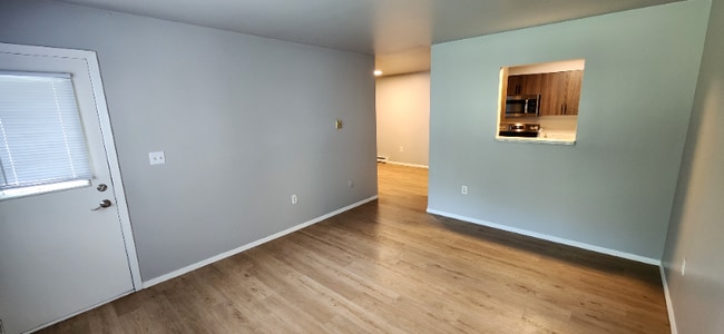 Building Photo - 3278 N Dousman St