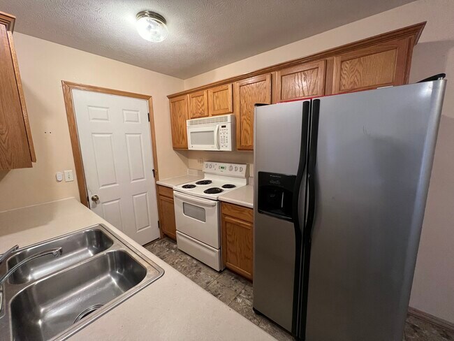 Building Photo - 1306 W Sackett St