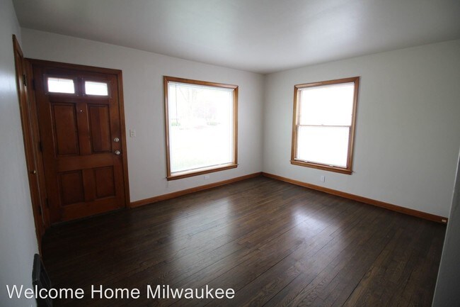 Foto del edificio - 3 br, 1 bath House - 9515 W Lisbon Ave