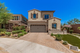 Building Photo - 3520 E Robin Ln