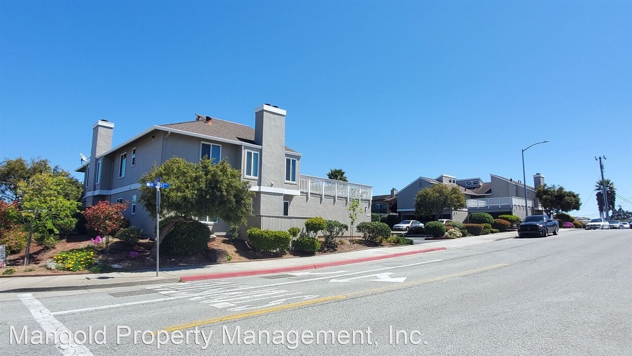 Primary Photo - 245 Hillcrest Ave