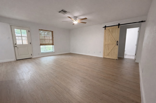 Building Photo - 3417 Harvest Dr