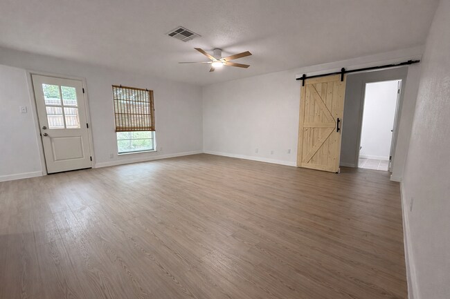 Foto del edificio - 3417 Harvest Dr
