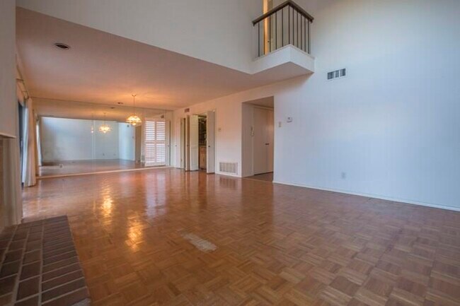 Foto del edificio - 6461 Southpoint Dr