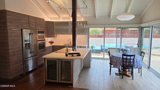 Foto del edificio - 3078 Saddleback Ct