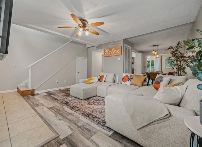 Foto del edificio - 301 Deerpoint Dr