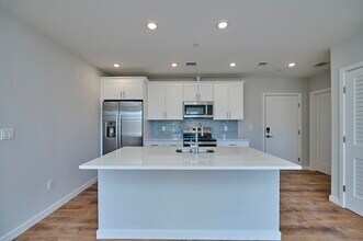 Building Photo - 510 Willard St