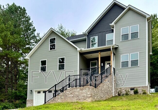 Building Photo - 2005 Beaver Ridge Rd