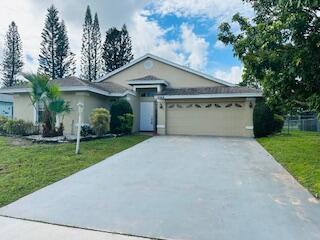 Building Photo - 2549 Canterbury Dr N