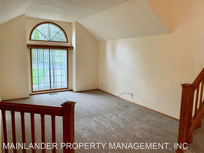 Building Photo - 16475 SW Copper Creek Dr