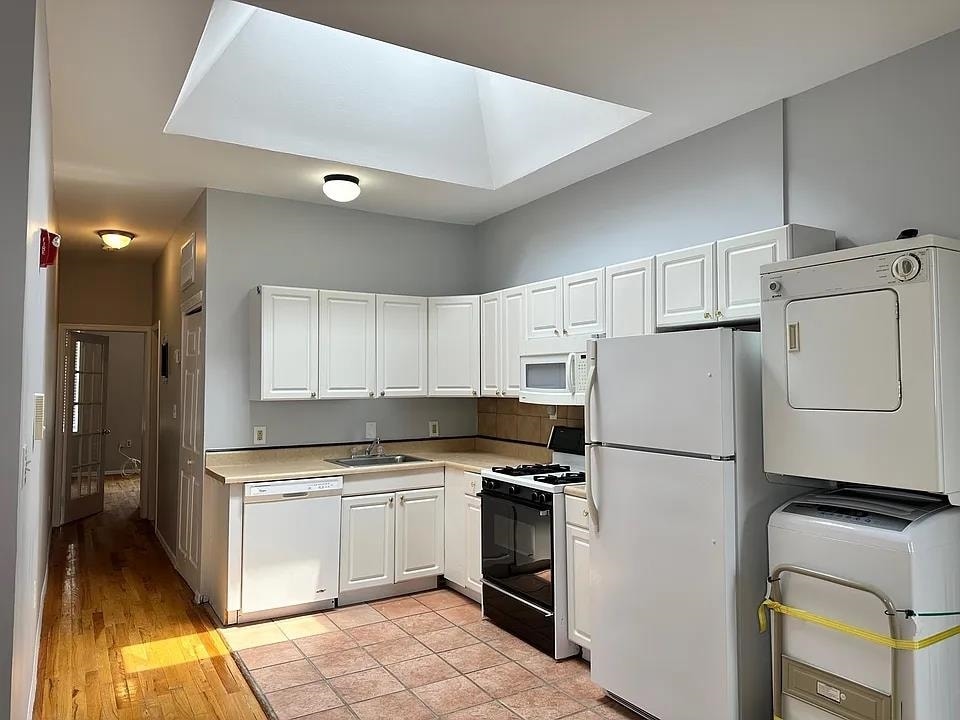 Primary Photo - 159 14th St