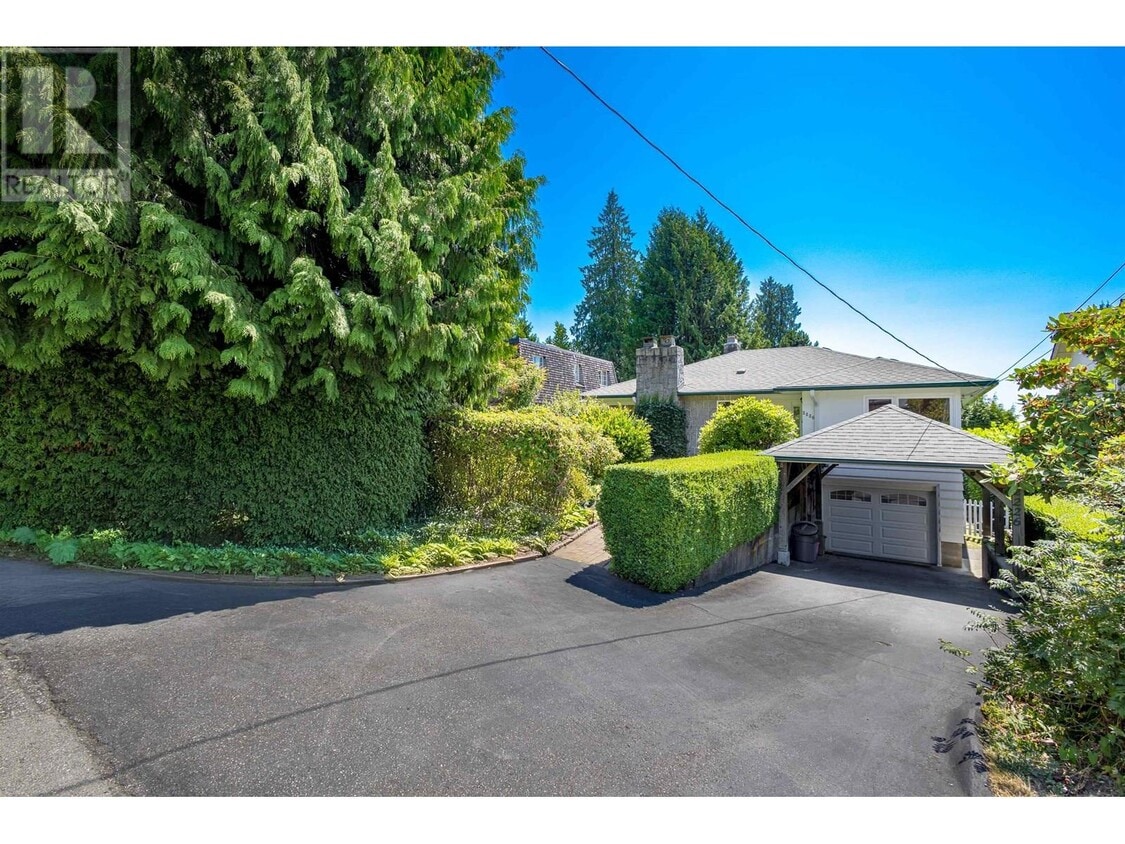 Primary Photo - 2226 Haywood Ave
