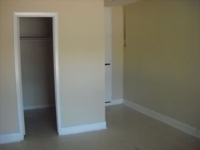 Building Photo - 5907 Mission Sunrise