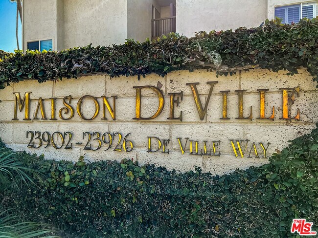 Foto del edificio - 23904 De Ville Way