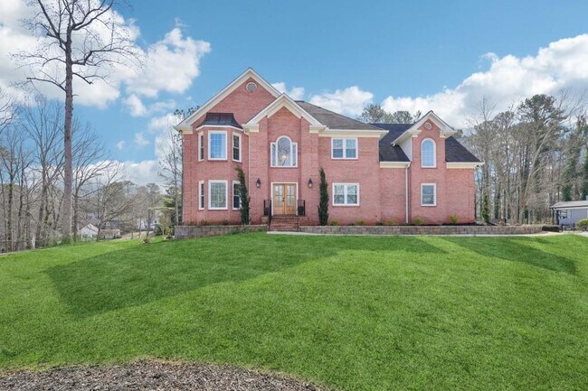 Building Photo - 1600 Spring Arbor Ct
