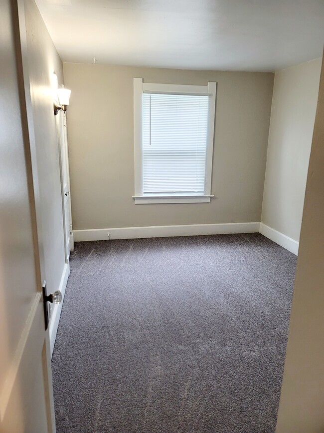 Bedroom - 3933 Homewood Ave