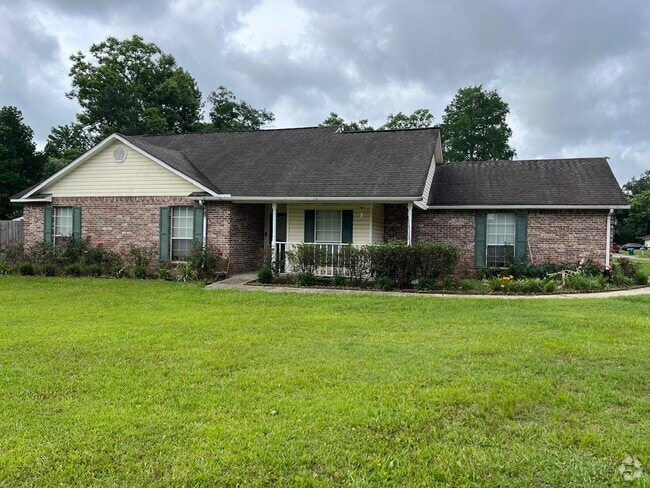 Building Photo - 15457 Woody Dr