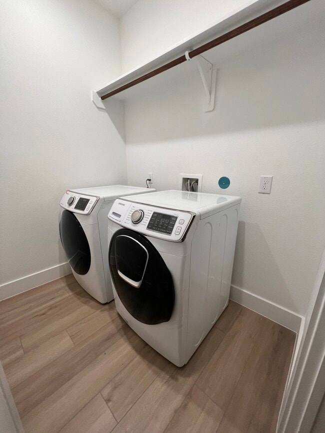 In unit washer and dryer - 3448 Dennis St