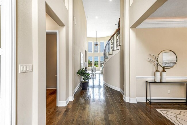 Building Photo - 23522 Bellina Dr