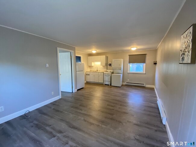 Building Photo - 54 Monroe St