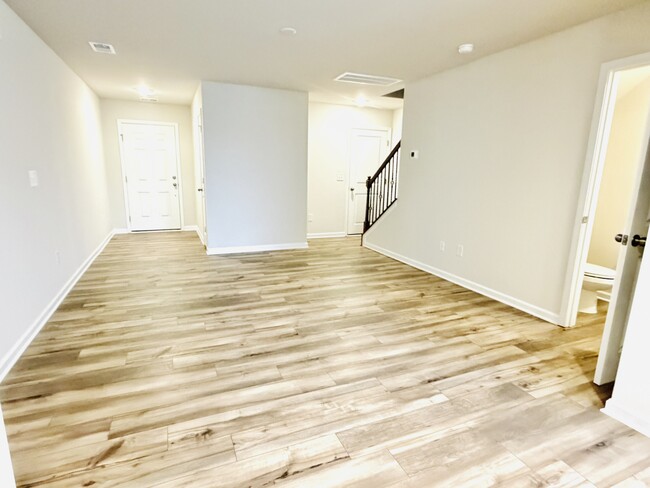 Building Photo - 244 Bones Rd