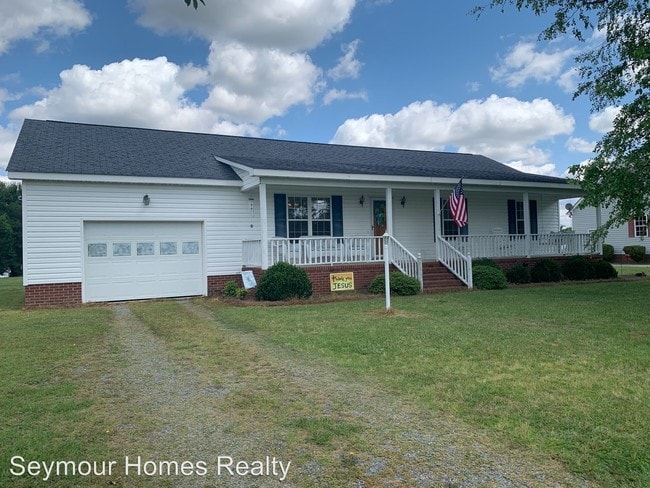 Building Photo - 5097 Wayne Memorial Dr