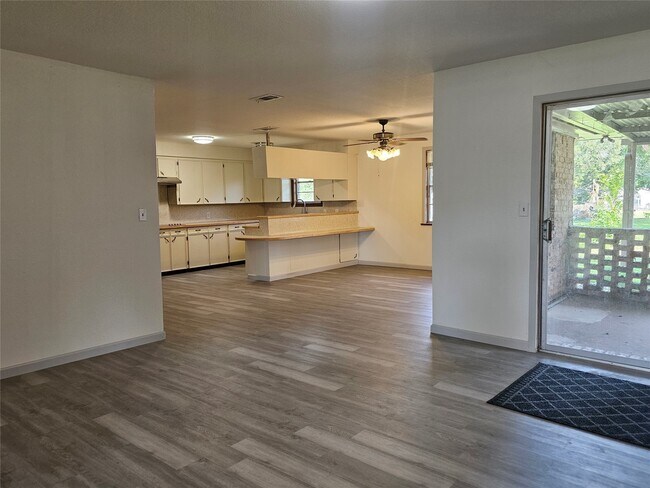 Foto del edificio - 2605 B F Terry Blvd