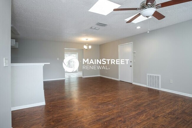 Foto del edificio - 3 Bedroom Pet-Friendly Home in Sanford, FL...