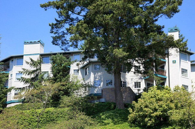 Building Photo - 9200 Redmond Place