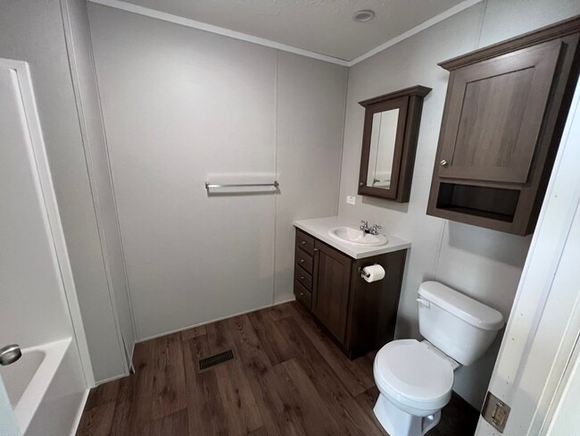 Building Photo - 2329 Catalpa St