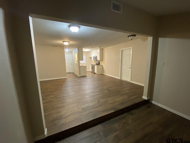 Building Photo - 804 Pinkerton-