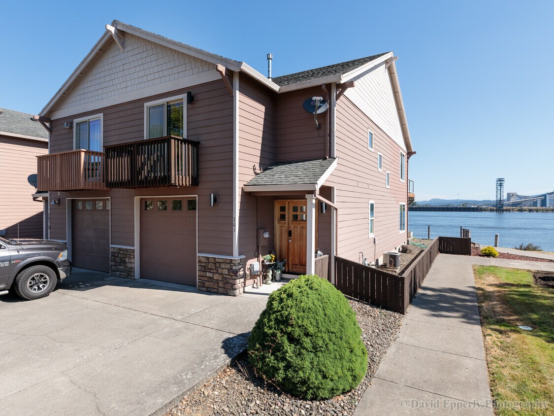 701 King Dr, Rainier, OR 97048 Townhome Rentals in Rainier OR