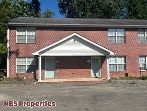Building Photo - 2905 Colt Dr NE