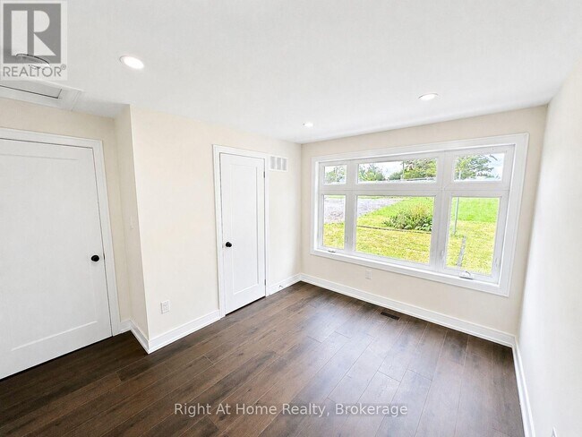 Building Photo - 2885 Altona Rd