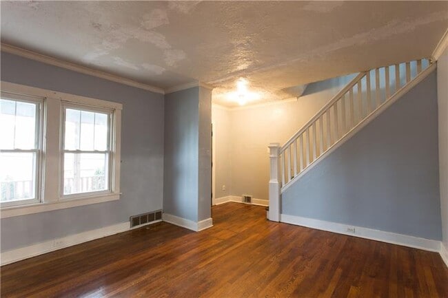 Building Photo - 2711 Strachan Ave